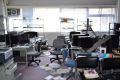 3.11 東日本大震災直後の研究室の様子